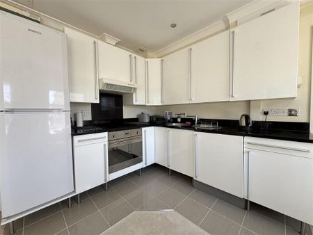 2 bedroom flat to rent - Photo 3