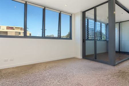 Stunning One Bedroom Luxurious Apartment In The Heart Of North Sydney - Photo 3