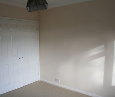 135 Kentwood Hill - Photo 3