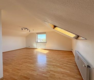 2-Zimmer Dachgeschosswohnung in ruhiger Seitenstraße zu vermieten! - Foto 1