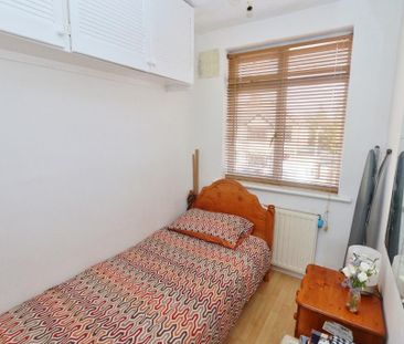 3 bedroom terraced house to rent - Photo 6