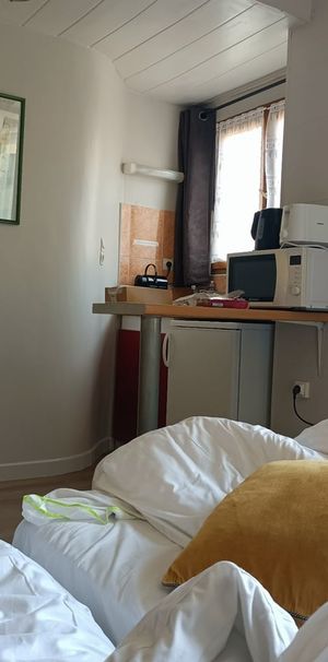 Room in a Shared House, Kingston Road Ltd, SW19 - Photo 2