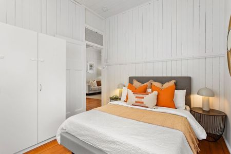 Cute as a Button! - Photo 3