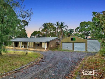 “Spacious Family Home on 2.5 Acres land!!” - Photo 4