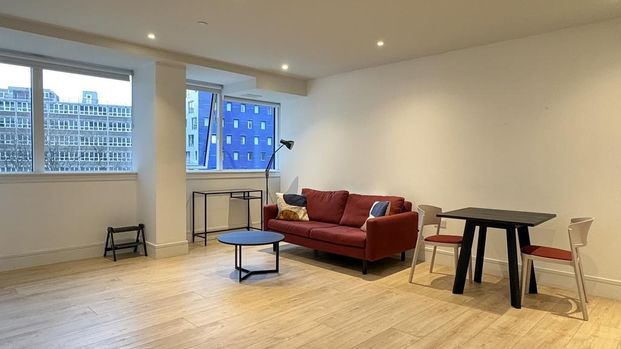 Studio to rent - Photo 1