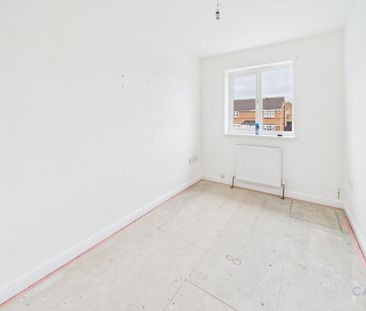 4 bedroom semi-detached house to rent - Photo 3