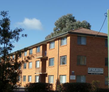 Refurbished one Bedroom Unit - Photo 4