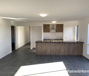 4 Bedroom Family Home in Great Location! - Photo 6