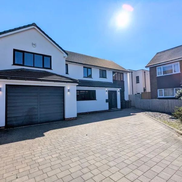 Stoneleigh Close, Ainsdale, Southport, Merseyside, PR8 - Photo 1