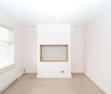 3 bedroom end of terrace house to rent - Photo 5