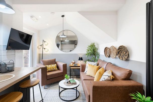 1 bedroom property with land to rent - Photo 1