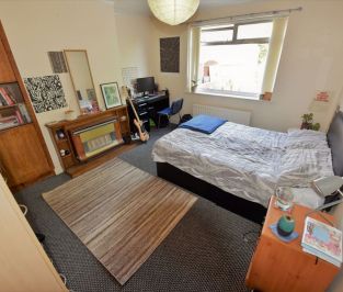 3 bedroom House in Mayville Road, Leeds - Photo 4