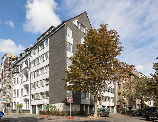 RIDA Residential! Top Lage in Köln/Mülheim – Gepflegte Wohnung mit Einbauküche und Aufzug - Photo 1