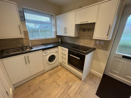 2 bedroom end of terrace house to rent - Photo 4