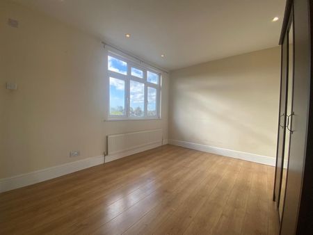 3 bed duplex to rent in Buckingham Road, Edgware, HA8 - Photo 5