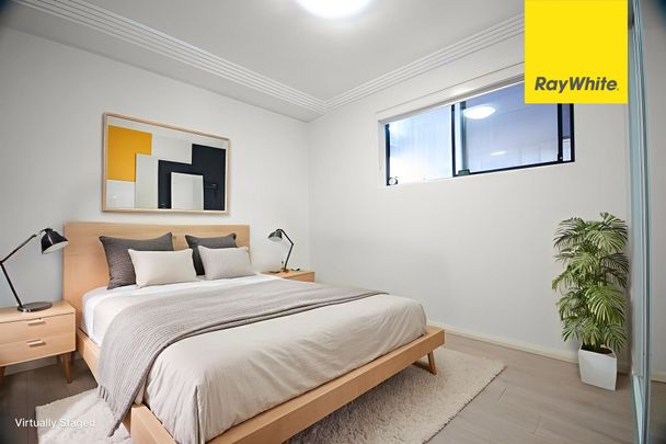 WELL PRESENTED TWO BEDROOM APARTMENT - Photo 1