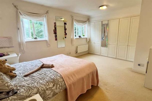 Bassett, SO16 - Photo 1