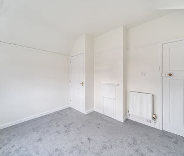 3 bedroom end of terrace house to rent - Photo 4