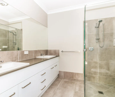 Modern Family Home in the Sought-After Vale Estate - Photo 5