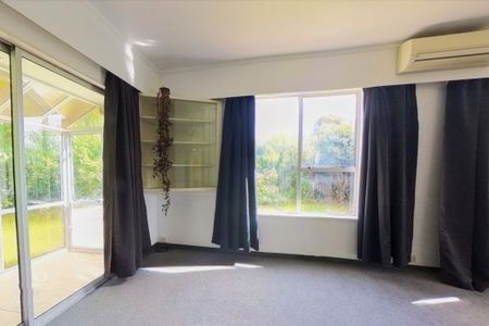 Waikanae - 3 Bedrooms - Photo 2
