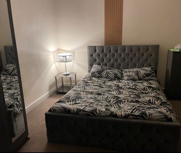 Room in a Shared House, Manchester, M32 - Photo 1