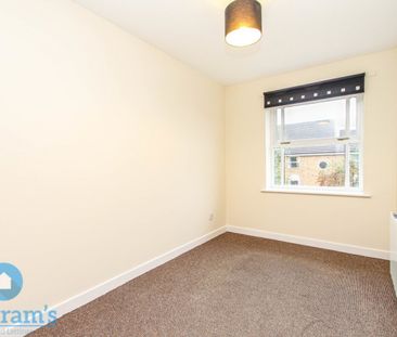 2 bed Flat for Rent - Photo 2