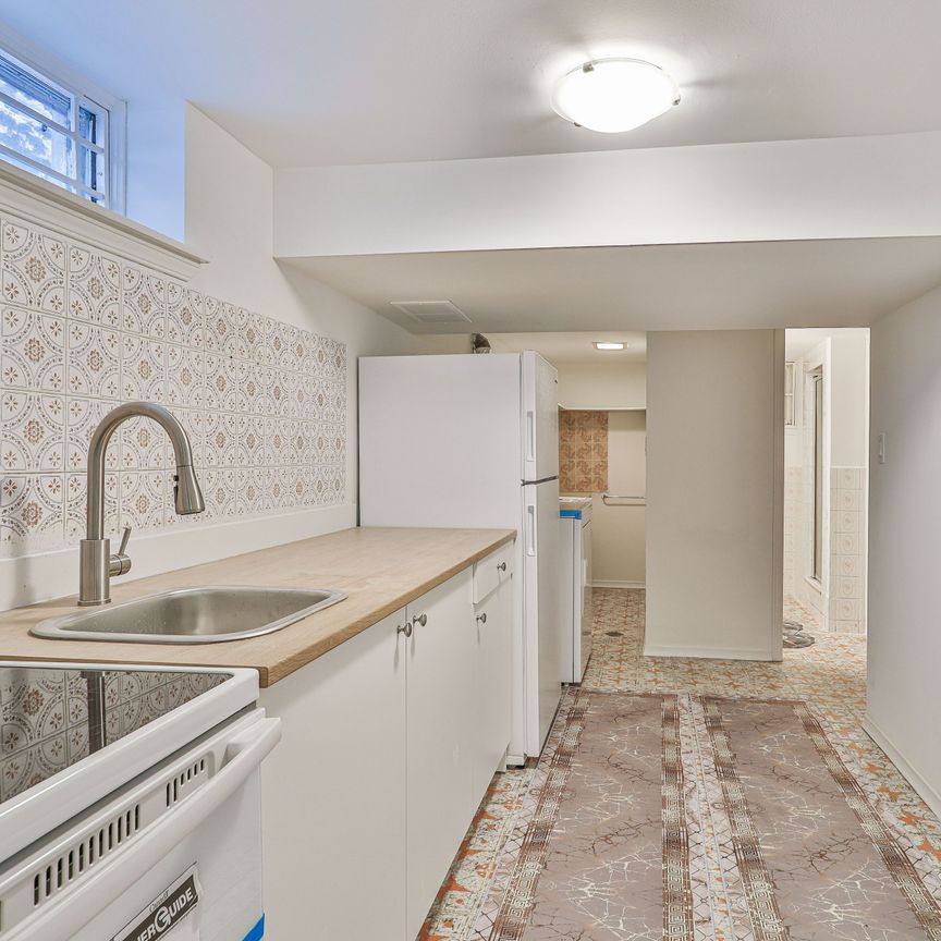 For Lease - 104 Crestwood Road Unit# Lower, Vaughan, Ontario - Photo 1