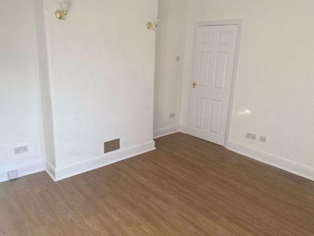 2 bedroom detached bungalow to rent - Photo 2