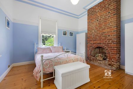 LARGE SHED - FARM LIVING - Photo 4