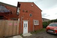 Longcauseway Farnworth Bolton Lancashire - Photo 3
