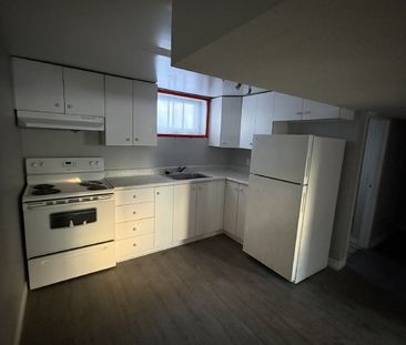 3 - 1689 Edgehill Place - Photo 2