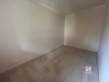 MODERN COTTAGE WITH LARGE SHED - Photo 4