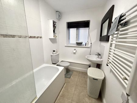 1 bedroom flat to rent - Photo 2