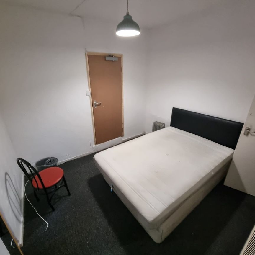 Studio Flat, Great Cheetham Street West, M7 - Photo 1