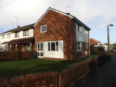3 bedroom semi-detached house to rent - Photo 2