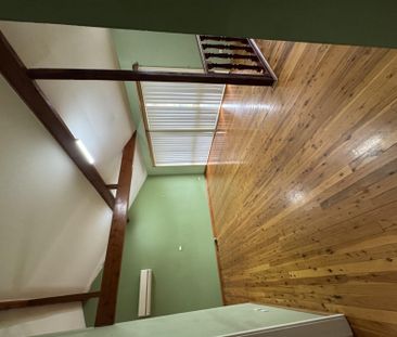 Huge Family Home in Glenfield with 4 Bedrooms including granny - Photo 6