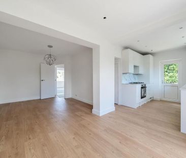 3 bedroom semi-detached bungalow to rent - Photo 2