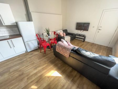 9 bedroom semi-detached house to rent - Photo 3