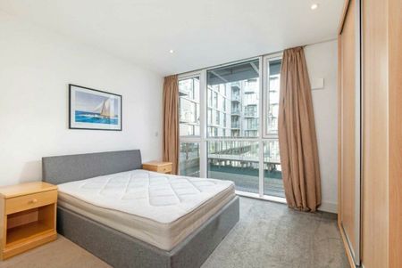 Times Square, Tower Hill, E1 - Photo 3