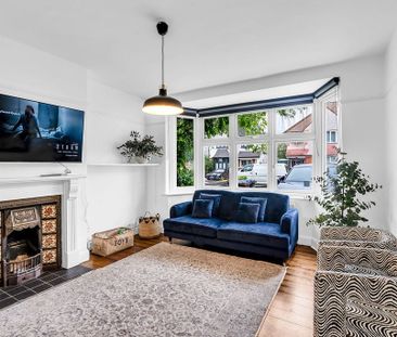 5 Bed Terraced House, Aylward Road, SW20 - Photo 3