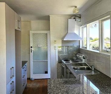 3 Bedrooms in PAKURANGA - Photo 6