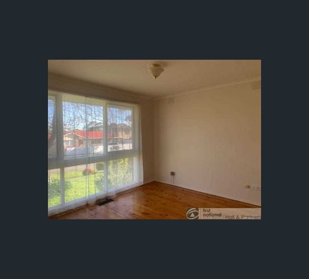 9 Beverly Court, Narre Warren, Vic 3805 - Photo 5