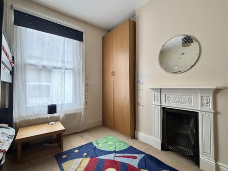 3 bedroom semi-detached house to rent - Photo 3