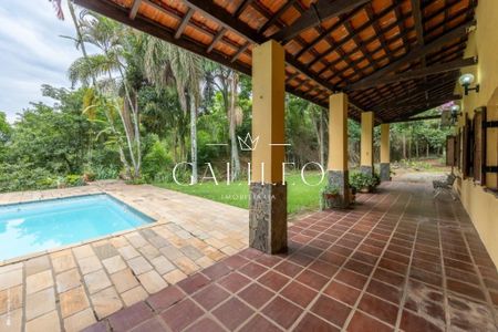 Casa Para Venda E Aluguel Em Fim Do Campo de 300.00 m² Com 5 Quartos, 2 Suites E 4 Garagens - Photo 2