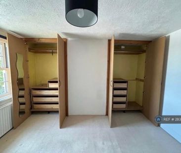 3 bedroom end of terrace house to rent - Photo 3