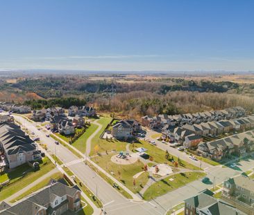 For Lease - 2442 Fall Harvest Crescent, Pickering, Ontario - Photo 4