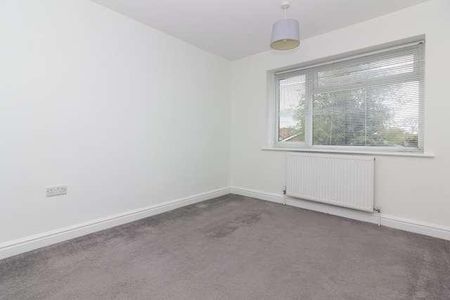 Bletchley - Bed Home With Much To Offer, MK3 - Photo 4