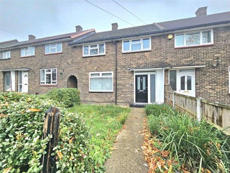 3 bedroom terraced house to rent - Photo 2