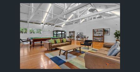 Level 9 - Fully Furnished 1 Bedroom 1 Bathroom Apartment! - Photo 2