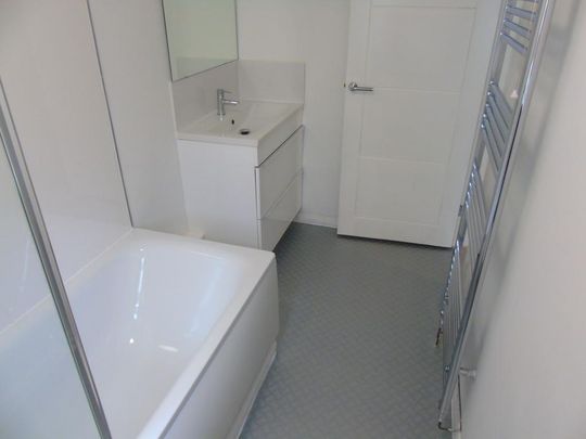 4 bedroom flat to rent - Photo 1